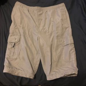 Grey Bermuda shorts ◽️◻️